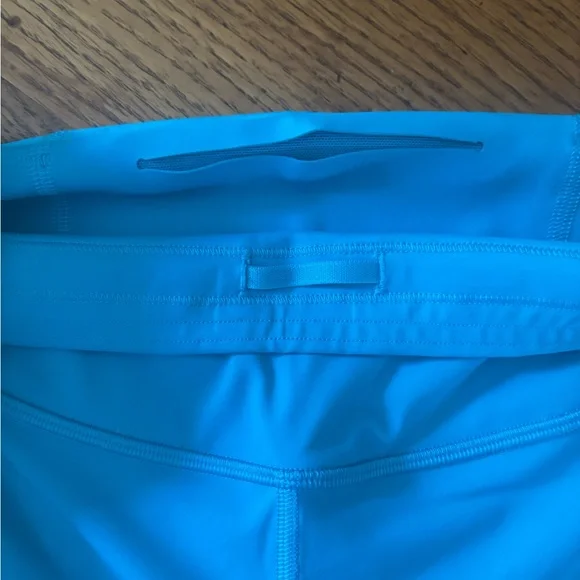 Like new Lululemon 3/4 length leggings - Picture 4 of 7